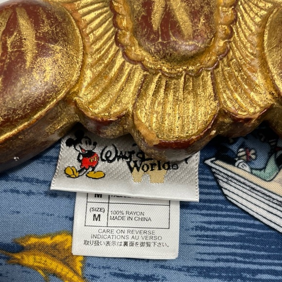 Walt Disney World Blue Rowboat Mickey Short Sleeves Resort Cabana Shirt Mens M - Picture 6 of 6